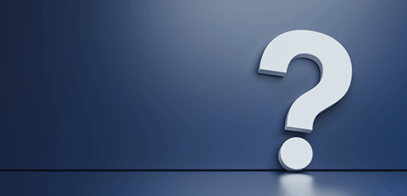 Großes weißes Fragezeichen vor blauem Hintergrund für den FAQ-Bereich